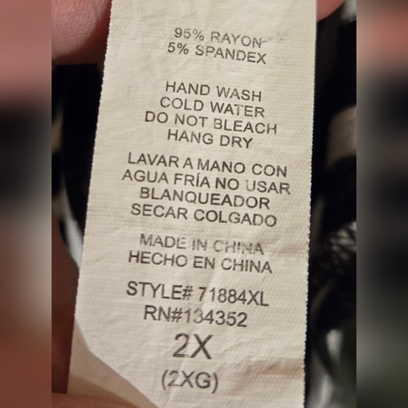 V Neck Tank Top - Picture 4 of 4